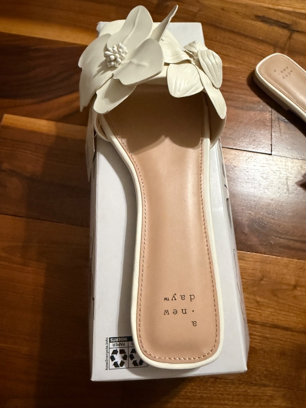 Women's Alyssa Floral Slide Sandals - A New Day White (size 10, NWT) - Picture 13 of 15